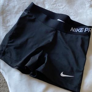 ALL BLACK NIKE PROS